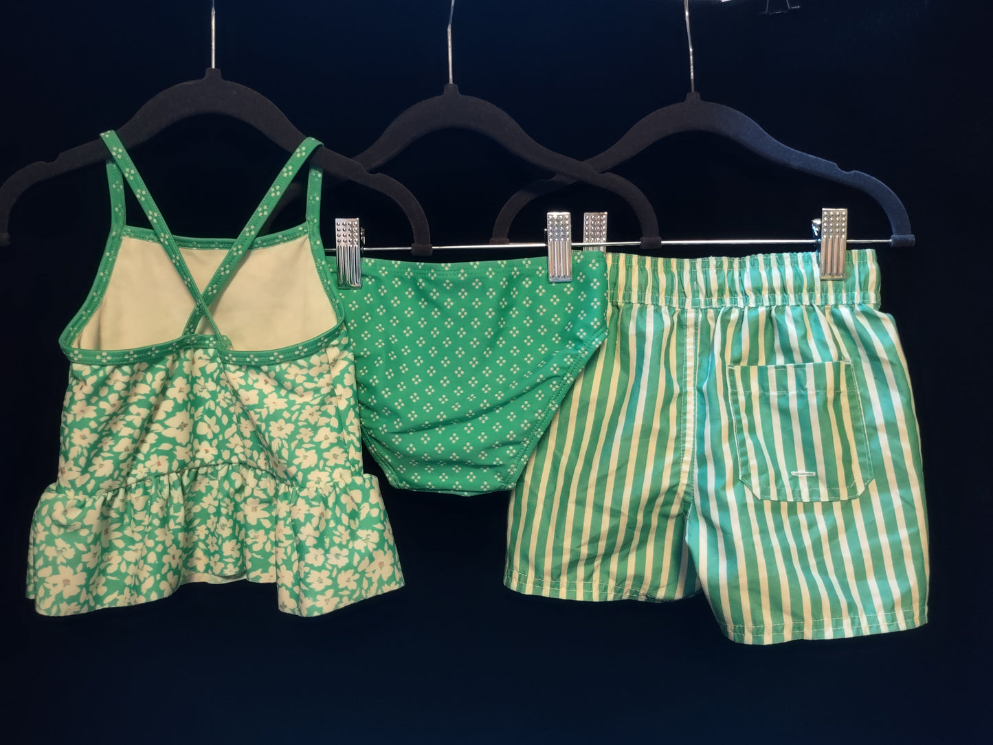 Cat&Jack Green Floral Ruffle Tankini Set & Green Vertical Trunks